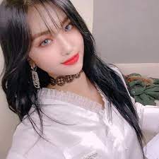 After doing practice in her new agency for 2 years, aisha eventually got her chance to become an idol. Was Everglow Aisha A School Bully Yuehua Entertainment Releases Statement Kpophit Kpop Hit