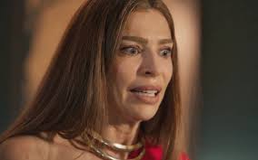 'Sua princesinha é sapatona': Arminda explode segredo de Lorena em Três Graças