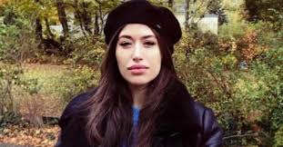 07, 2021, at 22:46 pm correction: You Tube Star Diana June Ich Ware Lieber An Deiner Stelle Gestorben