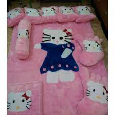 Anda bisa melihat foto karpet rasfur hello kitty ini dengan beberapa dimensi baik kecil, menegah, besar. Karpet Bulu Rasfur Karakter Hello Kitty Shopee Indonesia