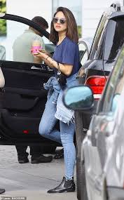 Bulgari has named eiza gonzález as its first latin american ambassador for the north american debuting in style, eiza wears the bvlgari magnifica serpenti crescendo high jewelry necklace. Eiza Gonzalez Cuts A Casually Chic Figure In Double Denim As She Grabs An Iced Coffee To Go In La Daily Mail Online