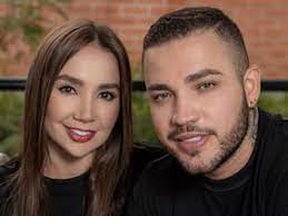 (VIDEO) Jessi Uribe y Paola Jara ¿Le quedó mejor? Paola Jara y su nuevo pollo sudado para Jessi Uribe : ¿Le quedó mejor? Paola Jara y su nuevo pollo sudado para Jessi Uribe