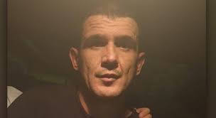 NIPI I TIJ AKUZOHET PËR VRASJE/ Xhaxhait i lënë mesazh kërcënues te dera e  shtëpisë. Ja çfarë gjeti Skënder Lika