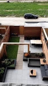 Deze Tuin Is Gecreeerd Met Rhombus Rhombus Profielen Zijn Ruitvormig In 2020 Landschapsontwerp Kleine Achtertuin Kleine Achtertuin Ontwerp Kleine Achtertuin Patio