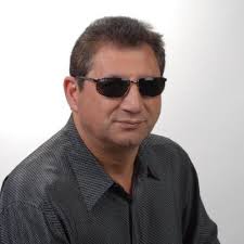 Edward Carelli's Instagram, Twitter & Facebook