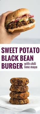 Sweet Potato Black Bean Burger With Chili Lime Mayo Made With Quinoa Sweet Potatoes And Black Beans Cuisine Vegetarienne Cuisine Et Boissons Recette De Plat
