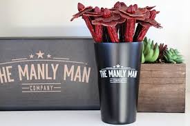 The idea for the manly man company came to greg murray after a simple conversation with his wife, for whom he had recently bought a bouquet of yes, you can buy men flowers, but the practice isn't what you might call commonplace. What Men Really Want For Valentines Day Thrifty Nifty Mommy