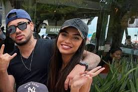 Baile funk superstar kevinho started making music as a teenager and saw his career take off after linking up with the brazilian music video and management powerhouse kondzilla. Kevinho Curte Noitada Com Nova Namorada