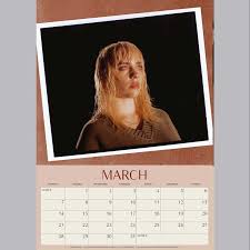 Billie Eilish - Стенен календар 2022 | Купете на Posters.bg