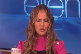 Chrissy teigen—queen of social media, cookbooks, awards show reaction gifs, and basically everything else—can throw down like no other when it comes to internet trolls. Sport S Illustrated Shemazing