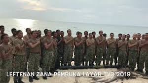 Zana tekad untuk menjadi tentera walaupun kekasih dan ayahnya tidak setuju dengan keputusannya. Cereka Tok Sidang Jinggo