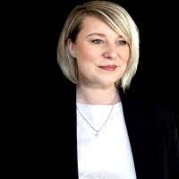 Victoria Ryder's Instagram, Twitter & Facebook