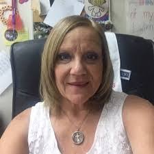 Lori Schadewald's Instagram, Twitter & Facebook