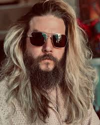 Gamers, I'm award-winning science educator and [COMMENT BELOW], Kyle Hill.