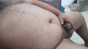 Pau pequeno gemendo e gozando