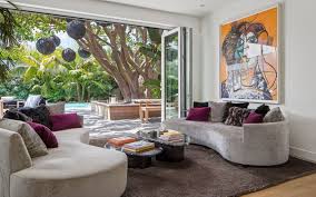 We have a wide variety of high quality items on sale thanks to warehouse overstocks, unclaimed purchases and even unsold floor models. Cindy Crawford S Beverly Hills Home Hits The Market For 16 Million Galerie