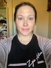 Good evening everyone! I still have a habit of scaring myself in the  mirror, since I had gotten my permanent makeup 🤭 a couple of weeks ago!  This is what I had