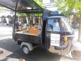 Piaggio Ape Concept In De Outlet Roermond Com Imagens Toldo Carrinho