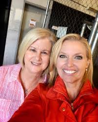 Karen Minton's Instagram, Twitter & Facebook