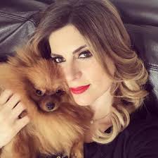 Doña Lore, celebra El Día del Perro, con su fiel acompañante, Maple!