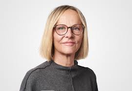 Denise Perret's Instagram, Twitter & Facebook