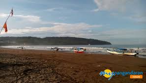 Dua gempa besar di larantuka akibat deformasi atau penyesaran lempeng yang tersubduksi di bawah laut banda. Ini Kondisi Terkini Di Pangandaran Paska Gempa Tasikmalaya