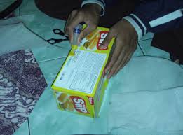 Untuk cara membuatnya silahkan simak di video yaa. Tempat Tisu Cantik Berlapis Batik Leny Roslinda