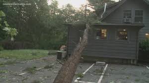 Nearly 100 trees were damaged in a downburst that hit ewing on wednesday evening. It Wasn T A Tornado Nws Confirms Downburst Hit York County Newscentermaine Com