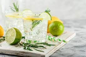 Find refreshing, refined gin cocktail recipes that are easy to make at home, including classics like the london fog, gin martini, gimlets, negroni and tom collins. Only A Bartender Can Get Over 6 8 In This Tricky Gin Quiz