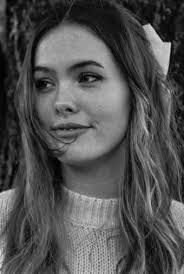 Diana Cacho's Instagram, Twitter & Facebook