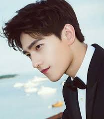 The discovery of K tv and movies, thanks to my brother, has broadened my  visual horizons. Lips and ABs. I'm 72 but Song Kang is my fantasy.☺️❤️