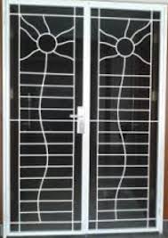 Sebuah desain pintu rumah minimalis merupakan hal penting yang tidak bisa dipisahkan dalam membangun sebuah rumah. Pintu Besi Aneka Minimalis