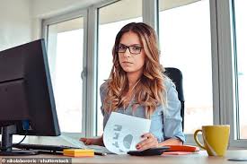 Beautiful businesswomen are viewed as untrustworthy 'femmes fatales' | Daily Mail Online