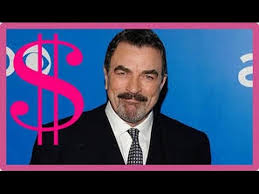 The former model ray and tom selleckfirst met on the magnum p.iset, where selleck was the lead character, thomas magnum, a private investigator. What Is The Net Worth Of Tom Selleck