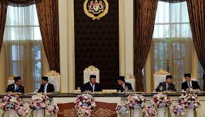 Catatan setiap perkara yang dibincangkan hendaklah diikuti dengan nota yang menunjukkan sama ada mencatat perkara yang dibincangkan dalam mesyuarat dengan ringkas, tepat dan padat. Mesyuarat Majlis Raja Raja Bincang Pelantikan Hakim Mahkamah Atasan Spr Semasa Mstar