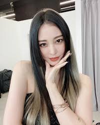 Han ye seul personally reveals photo of her boyfriend. Actress Han Ye Seul 40 Year Old Unbelievable Visual Looking Like She S In Her Twenties Short Hair And Long Hair S Exceptional Hairstyle Is Also Beautiful Wow Korea