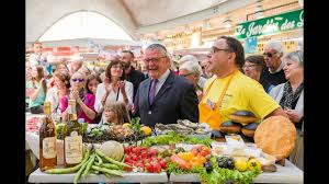 Nathalie baye qui défend david et laura, les enfants aînés de johnny johnny aimait ses enfants, david et laura, ainsi que jade et joy. Plus Beau Marche De France Sur Tf1 Royan 2e Voici Le Palmares Complet