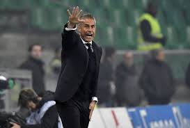 Lyon legend juninho has returned to the club as sporting director, with sylvinho taking over as his head coach. 90plus Lyon Nach Der Derbyniederlage Trainer Sylvinho Wackelt 90plus