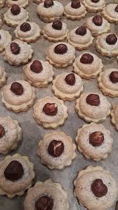 Nussplatzchen Oder Nussmakronen Von Nutellalein Chefkoch Nussplatzchen Kekse Rezept Einfach Kekse Backen Rezept