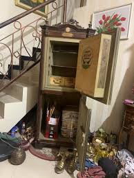 Dunia cakrawala adalah supplier distributor peralatan safety dan perlengkapan safety untuk keamanan keselamatan kerja perusahaan anda. Jual Safety Box Kuno Murah Surabaya Perabotan Rumah Di Carousell
