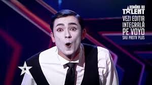 Persoane cu diverse talente care se lupta pentru marele premiu pus in joc de 120.000 euro. Romanii Au Talent Daniel Capitanescu Si Donald Nemen Moment Comic Facebook