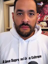 Quiéreme Siempre no nació en Cuba. Nació en Boston, creció en Nueva York,  se enamoró en Buenos Aires… Y encontró su hogar en la Costa Caribe. La  canción más querida de la Orquesta Aragón… no necesitó ...