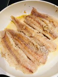 Lachse werden schon bei plinius dem älteren erwähnt. Alaskaseelachs Mit Reis Und Dillsahnesosse Alaska Seelachs Rezept Lebensmittel Essen Lachs