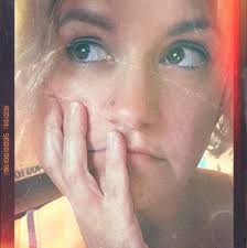 I would love to meet Jami Gertz.