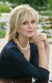 'christmas will be different, but please don't worry'joanna lumley absolutely fabulous star joanna lumley on christmas trepidation and supporting the arts industry. Joanna Lumley Joanna Lumley Ageless Beauty Aging Beautifully