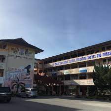 Sekolah menengah kebangsaan putatan ( smk putatan ) yang dahulunya dikenali dengan nama penampang junior secondary telah wujud sejak tahun 1967. Foto Di Sekolah Menengah Sains Pasir Puteh 3 Consigli Da 210 Visitatori