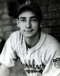 LUIS "JÍBARO" OLMO, 1919-2017, QEPD>> Luis Francisco Rodríguez "Jíbaro"  Olmo, estrella del béisbol puertorriqueño, caballero en y fuera del  diamante de juego y primer boricua en poner nuestra bandera en alto en