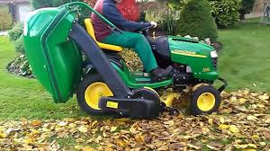 Either a briggs and stratton cv40 gasoline engine or a briggs and stratton 40 engine like on most of this series', the john deere l120 uses a tuff torq hd k46 hydrostatic transmission so that it doesn't need a gearstick. John Deere L120 Lawn Tractor 48 Deck W Bagger Sperber Sc350 Powerflow Youtube