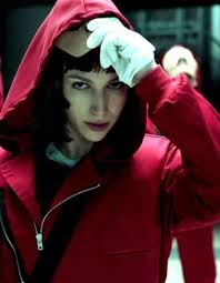 Cette page présente la liste des épisodes de la série télévisée espagnol la casa de papel. La Casa De Papel Saison 5 Les Propos D Alvaro Morte Le Professeur Qui Ne Vont Pas Vous Plaire Elle
