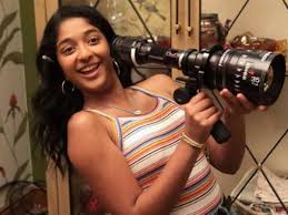 Read the complete article to know everything about maitreyi ramakrishnan biography, age, height, family, parents, boyfriend, instagram, mindy kaling, and much more. Who Is Maitreyi Ramakrishnan From Popular Show Never Have I Ever